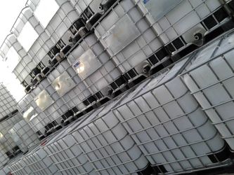 IBC Container Tanks 💦 Metal Caged 330 Gallons 275 Gallons 