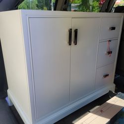Vanity cabinet