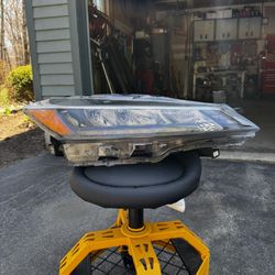 2022 Nissan Kicks SR Genuine Nissan Passenger Headlight 