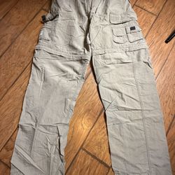 Moose creek cargo pants  Medium on tag  Very good condition  Smoke free home