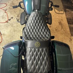 Whiplash 2024 Harley Touring seat.