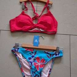 New 2 piece swimsuit 🩱 size M