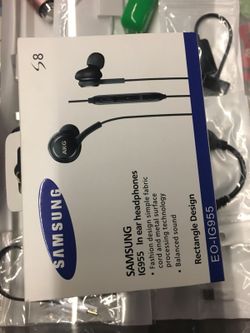 Brand new Samsung earbuds
