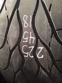 225 45 18 one good car tire