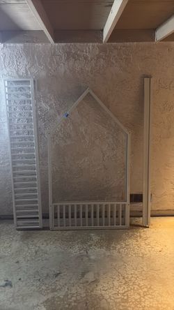 Toddler floor bed frame