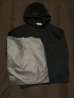 Essentials black