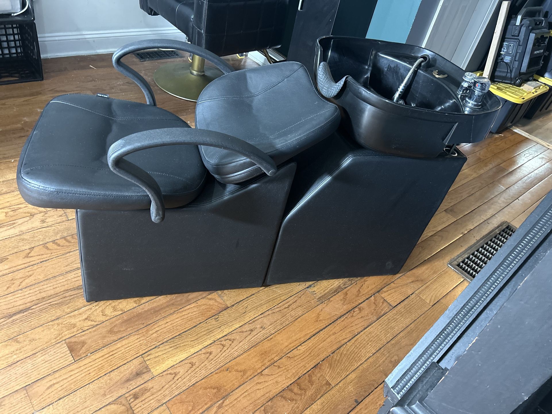Salon Chair