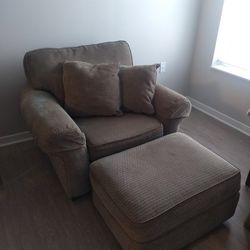 Large Oversized Chair With Ottoman