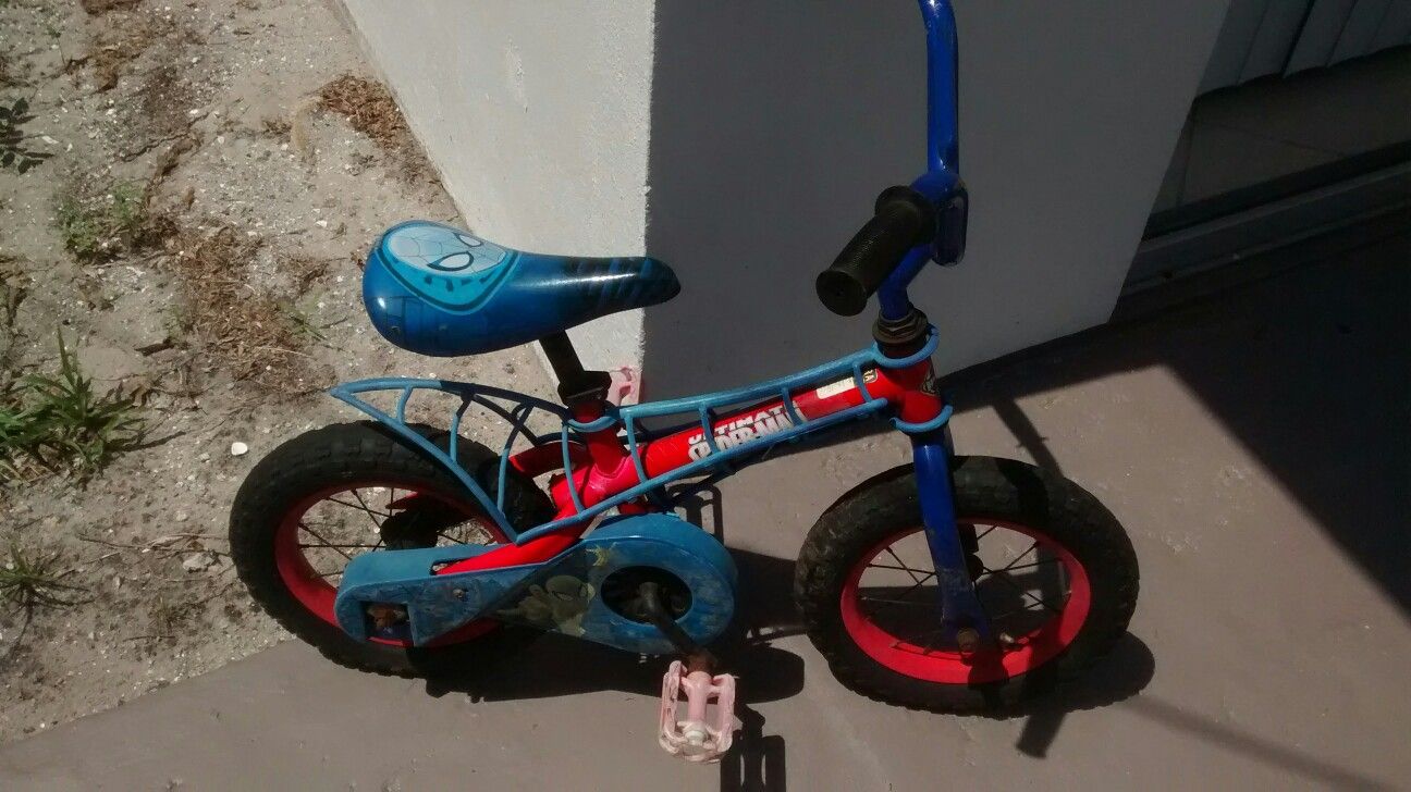 KIDS SPIDERMAN BICYCLE
