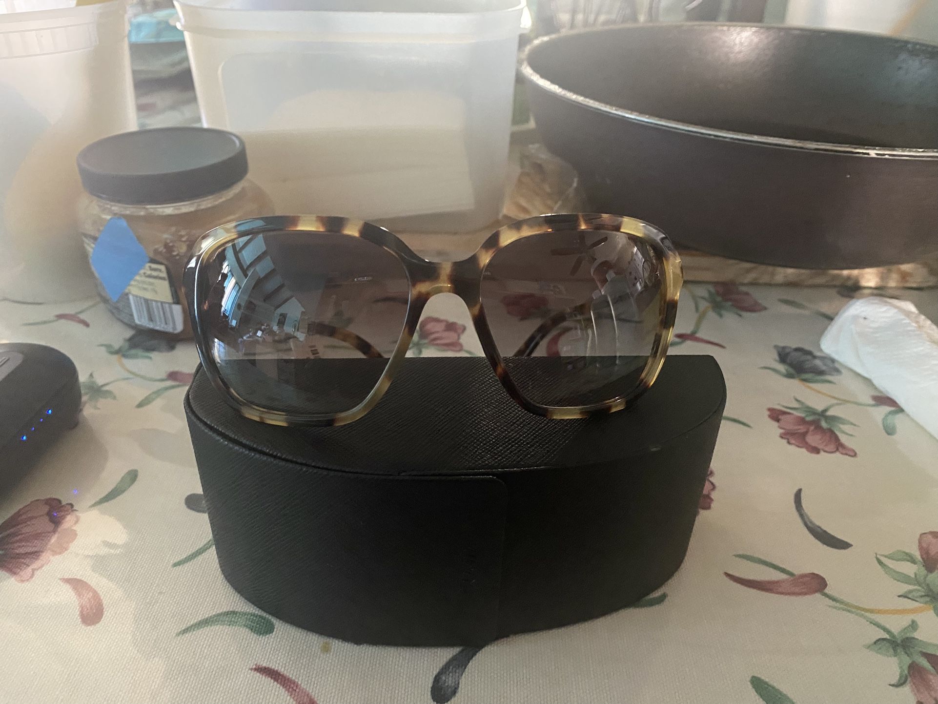 Fashion Women's Brown Pillow Sunglasses
