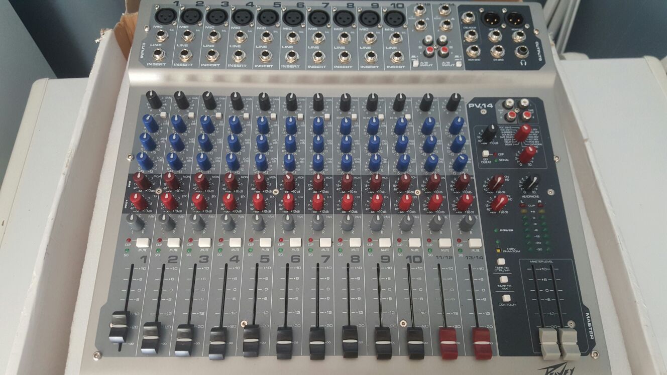 Peavey px14. 14 channel mixer