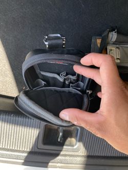 Veto pouch