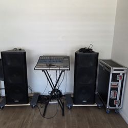 QSC KW Series Speakers With Covers,console With Case