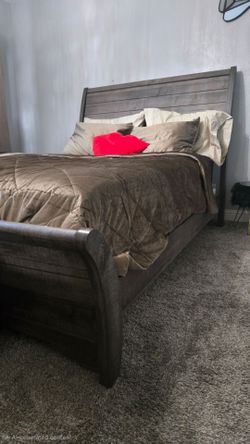 Queen frame & Dresser set