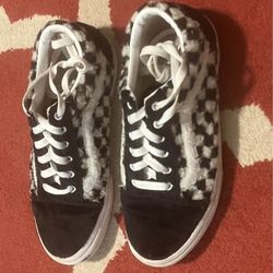 Vans Fluffy Checkered Women’s shoes 7.5