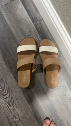 Sandals size 8