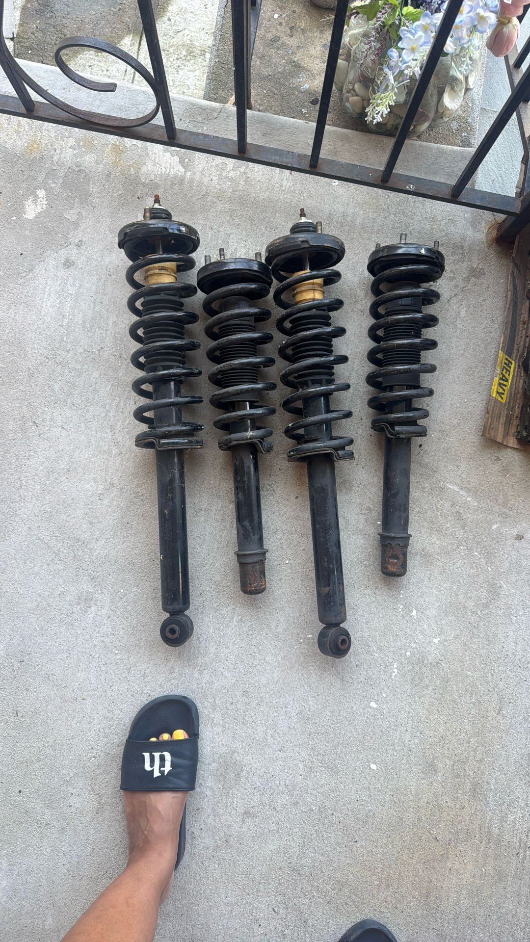 2007 Acura TL Shocks and struts