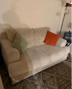 Loveseat couch (beige)