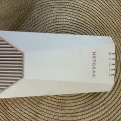 Netgear EX7500 Nighthawk X4S AC2200 Tri-Band Wi-Fi Mesh Range Extender White