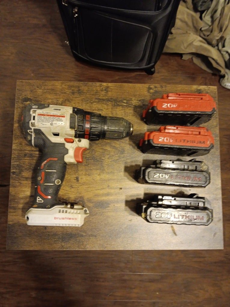 20v Porter Cable Drill w/ 4 20v Batteries