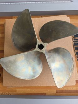 Acme 537 13.5 x 16 prop