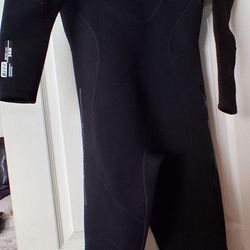 New..Men/ Women Neoprene water suit $25
