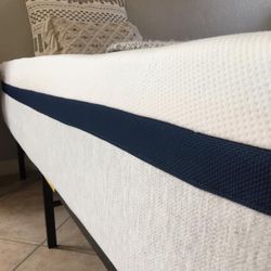 Helix Midnight Twin Xl Mattress Bed - Like New 