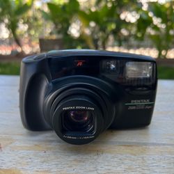 Pentax Zoom 105 Super 35mm Point and Shoot Film Camera
