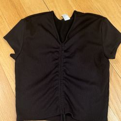 H&M Divided Black Ribbed V-Neck Top – Size Small