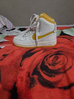 These nikes shoes