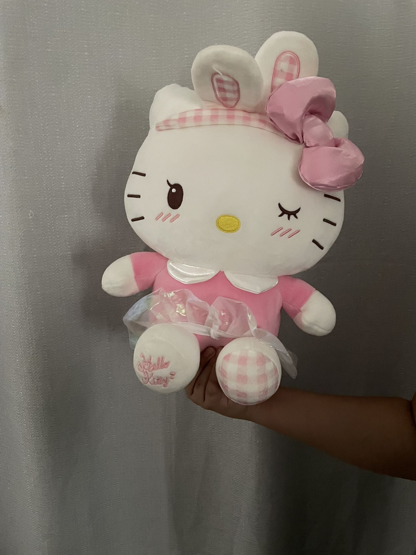 3 HELLO KITTY THINGS!!