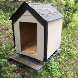 Dog House/Casa De Perro 