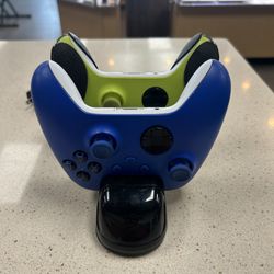 Xbox One Controllers With Charging Dock