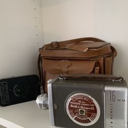 Bell & Howell Model 200 16mm Magazine Movie Camera