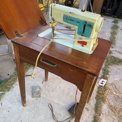 Singer Sewing machine 