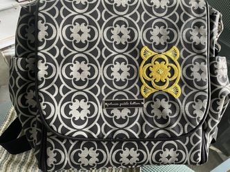Designer - New /Petunia Pickle Bottom Diaper Bag - Amazing Baby Gift / New 