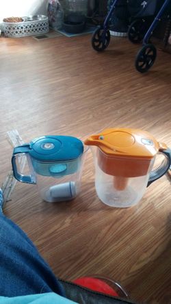 Filtered juice pitchers