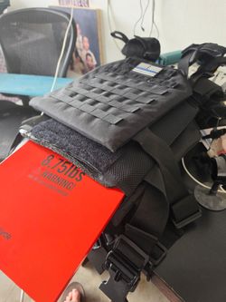 Weighted workout Vest 2 plates 8lbs each