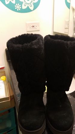 size 8 UGGs black suede New