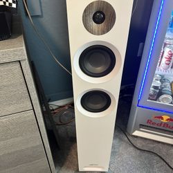 JAMOS SPEAKERS AND SUB