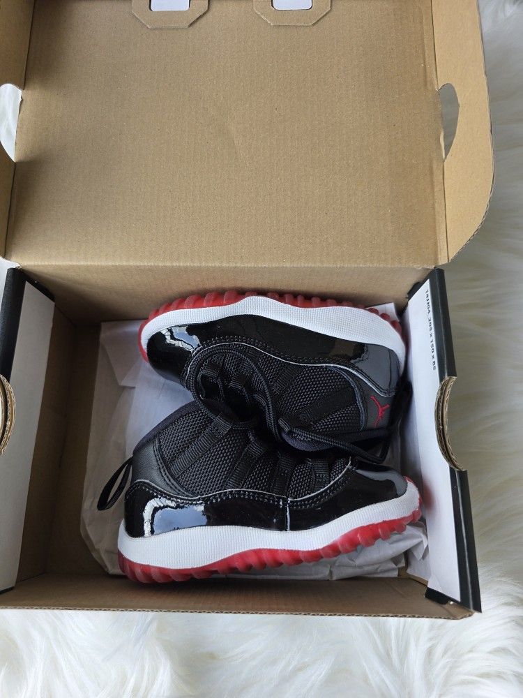 Jordan 11 Retro Playoffs Bred 2019 Size 6c
