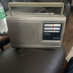 Sanyo AC DC AM FM Radio And GPX AM FM Stereo Receiver