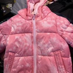 Bag of girls 12m to 2 tclothes . 1 big puffer jacket and cute outfits. Also onesies . Furry jacket too. 