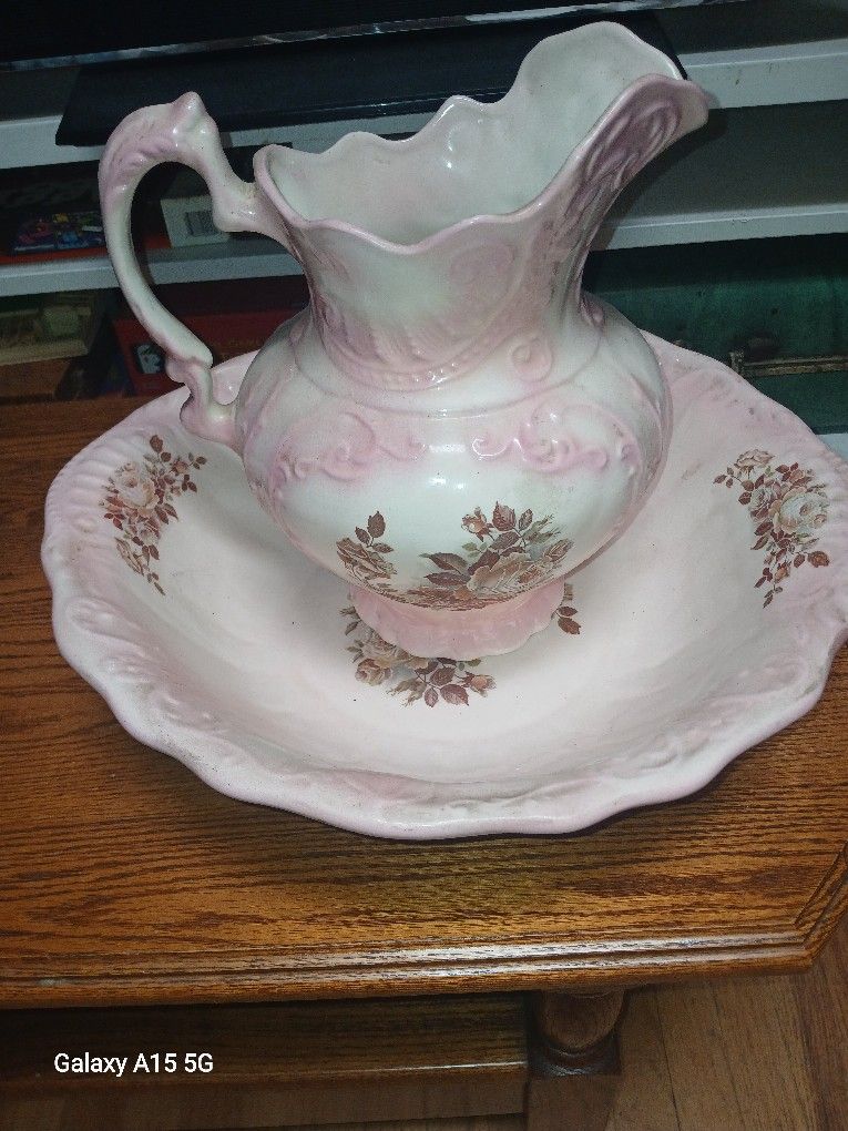 Antique Pitcher Basin