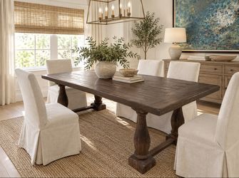 Beautiful Dining Table – Solid
