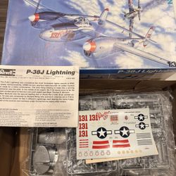 Revell P-38J Lightning 