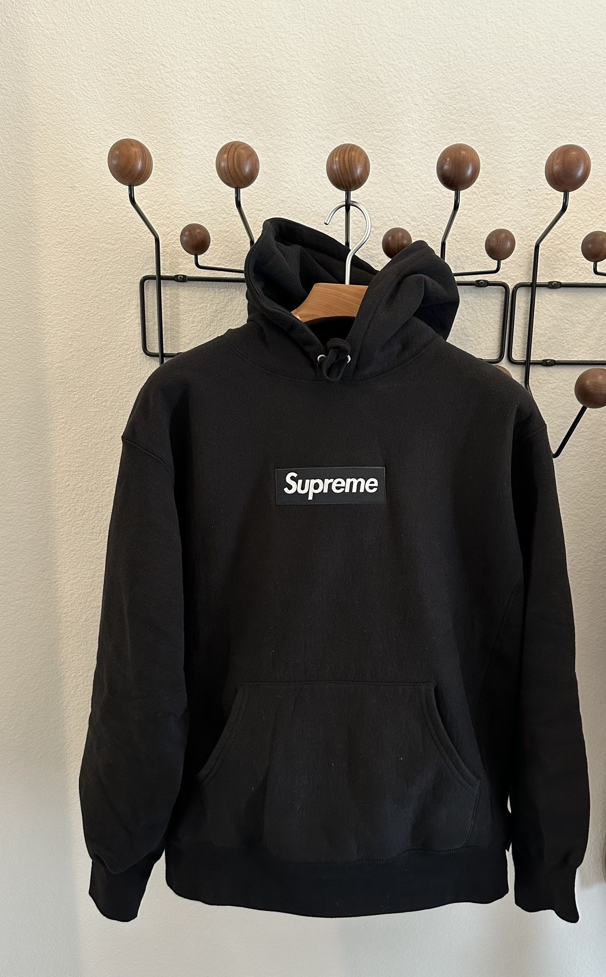 Men’s Supreme Box Logo Hooded Sweatshirt (FW21) Black Size Medium Made in Canada Heavyweight EUC 