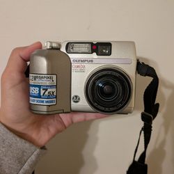 Olympus Camedia C-3020 Zoom Digital Camera