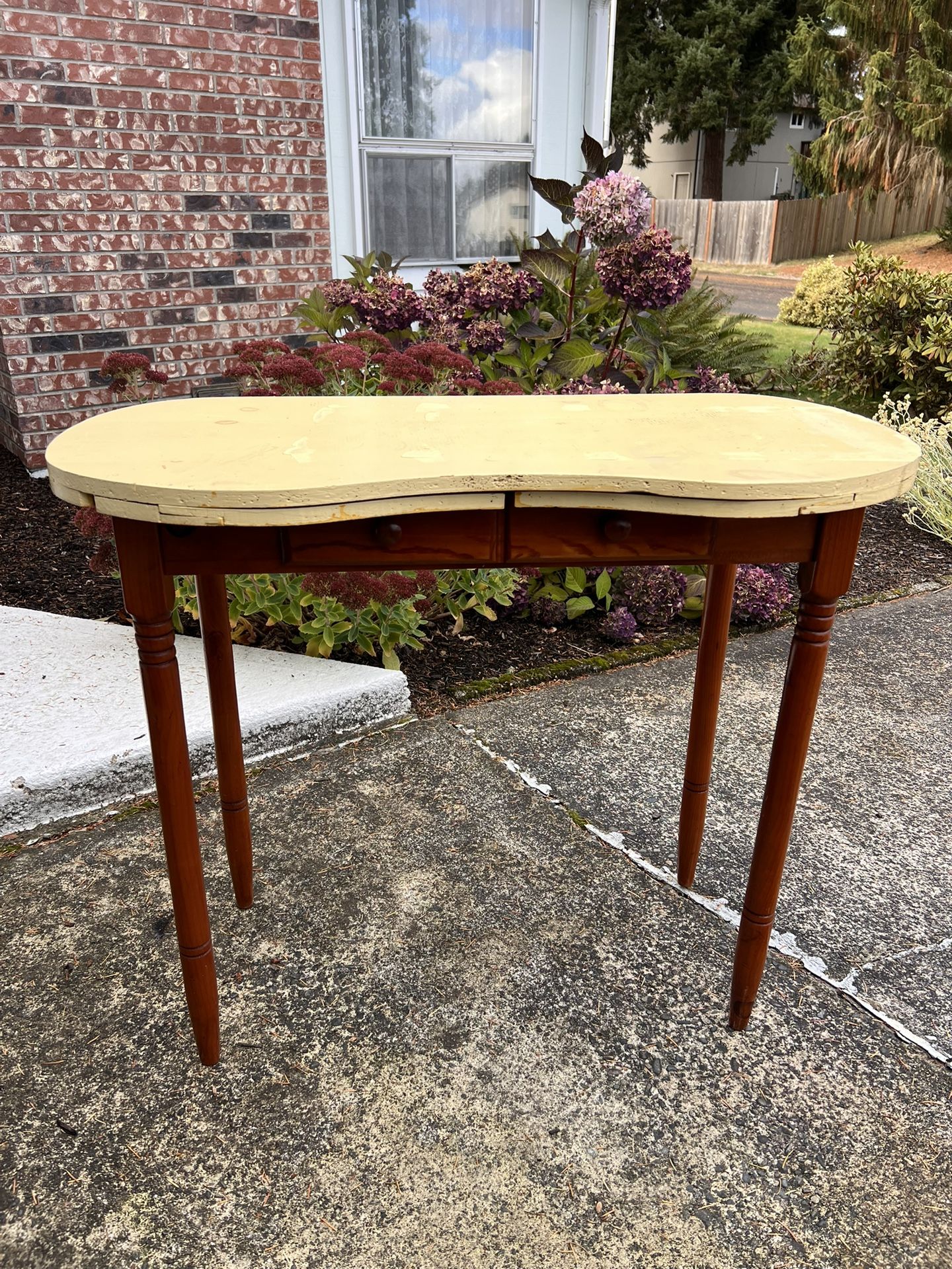 Vintage Kidney Shaped Vanity