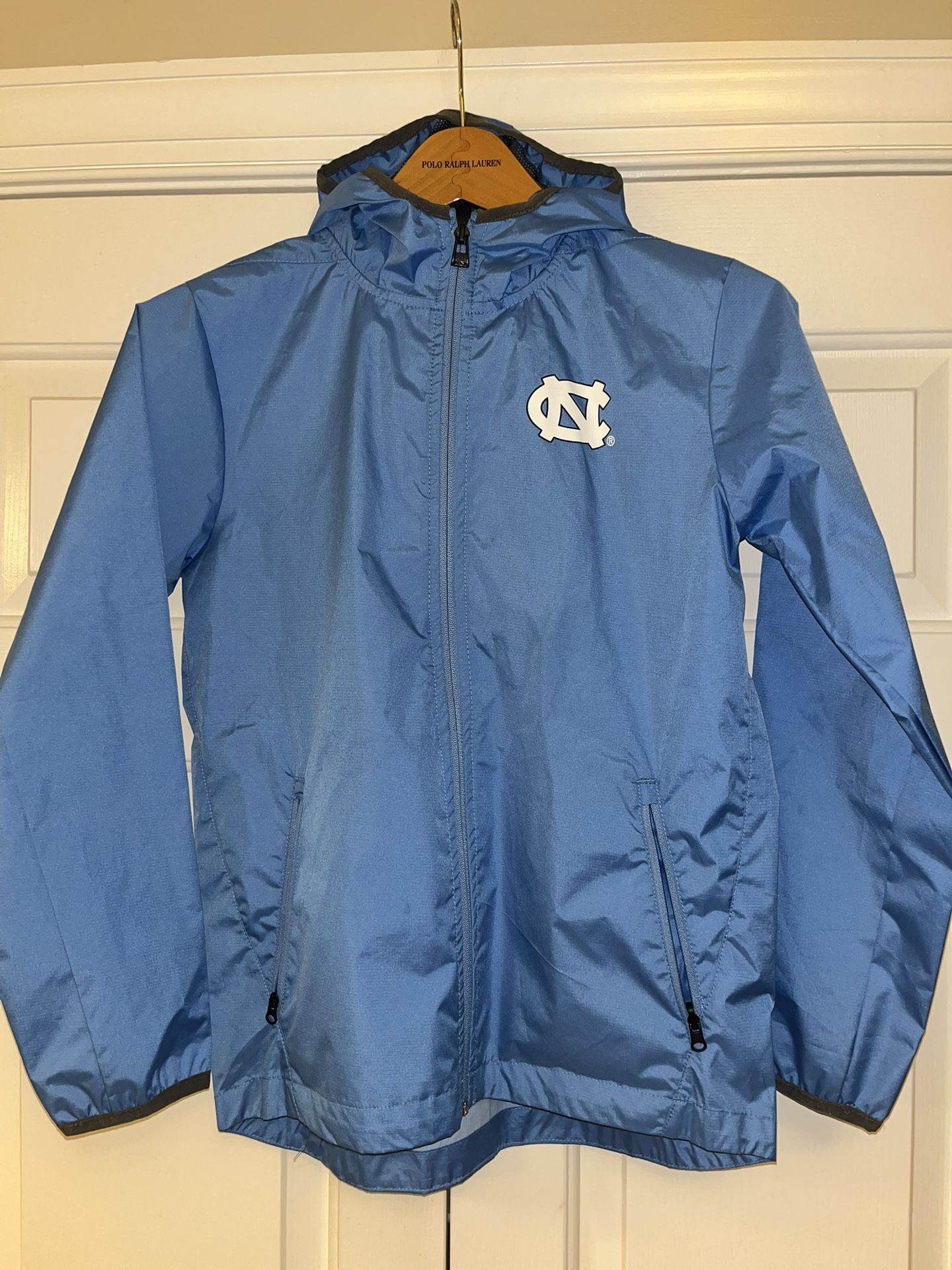Kids sz M UNC Windbreaker/rain jacket 